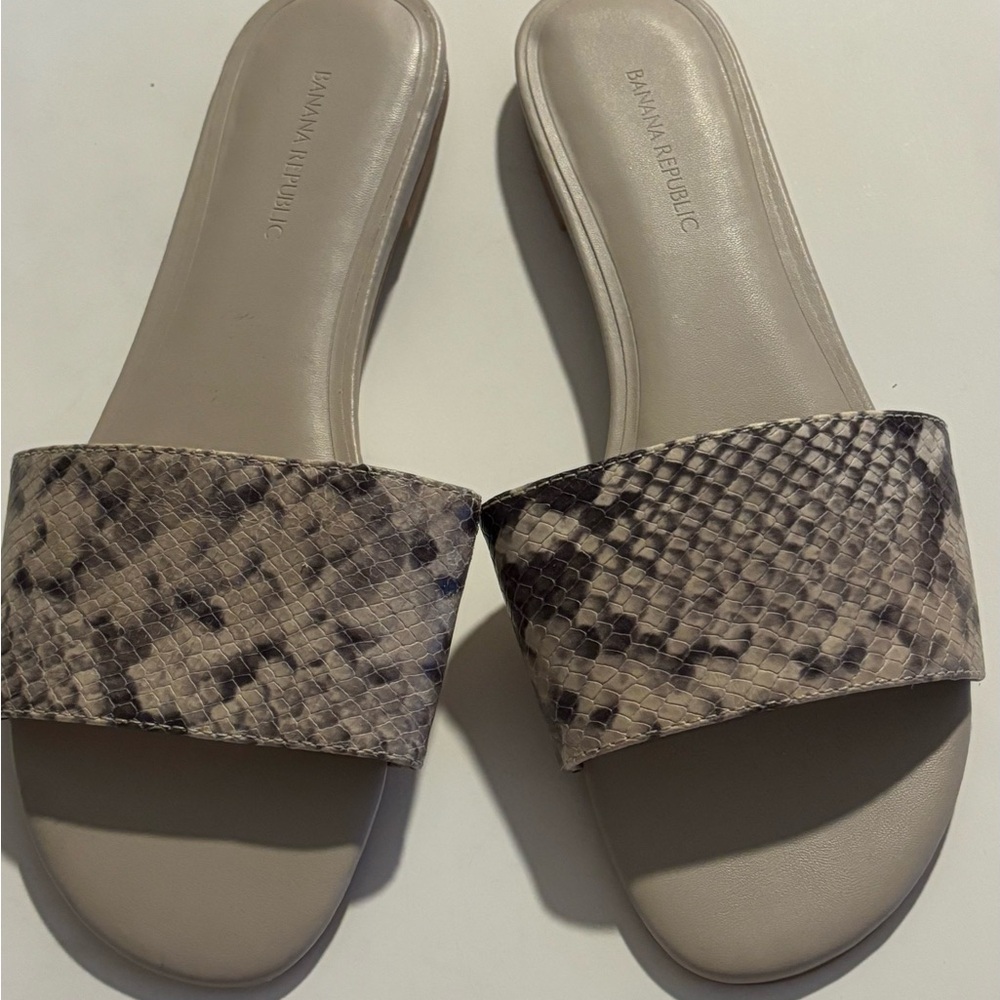 Banana Republic Factory Faux Leather Slides Sandals Snake Print Size 8 Casual